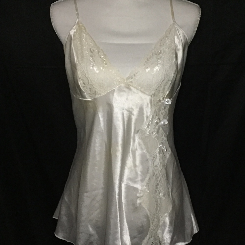 Fredericks of Hollywood Laundre size XL